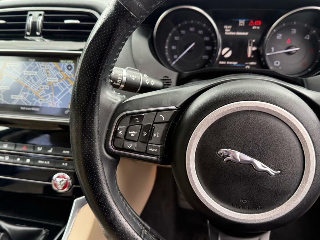 Jaguar XE Xe R-sport D White #17