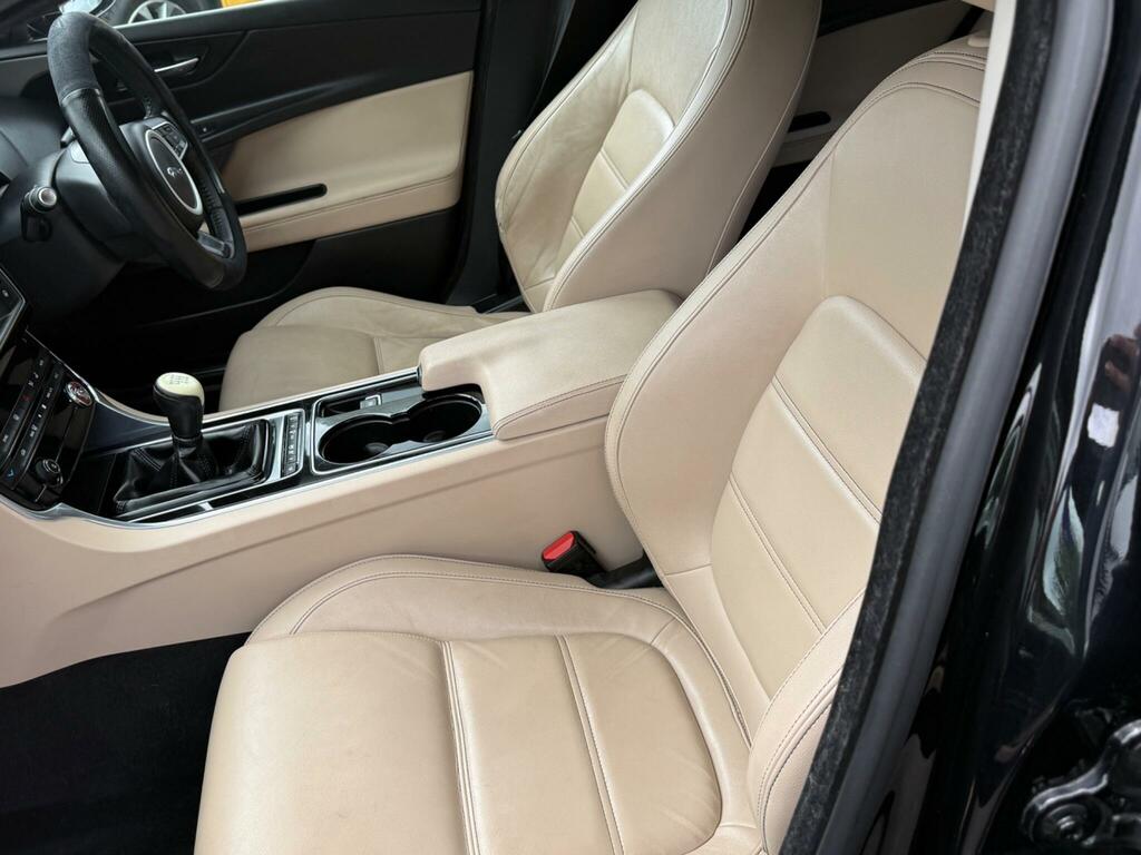 Jaguar XE Xe R-sport D White #30