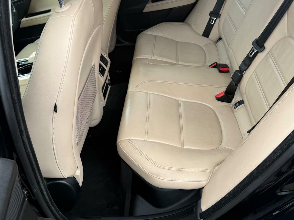 Jaguar XE Xe R-sport D White #36