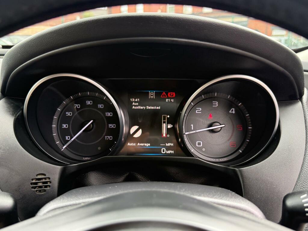 Jaguar XE Xe R-sport D White #18