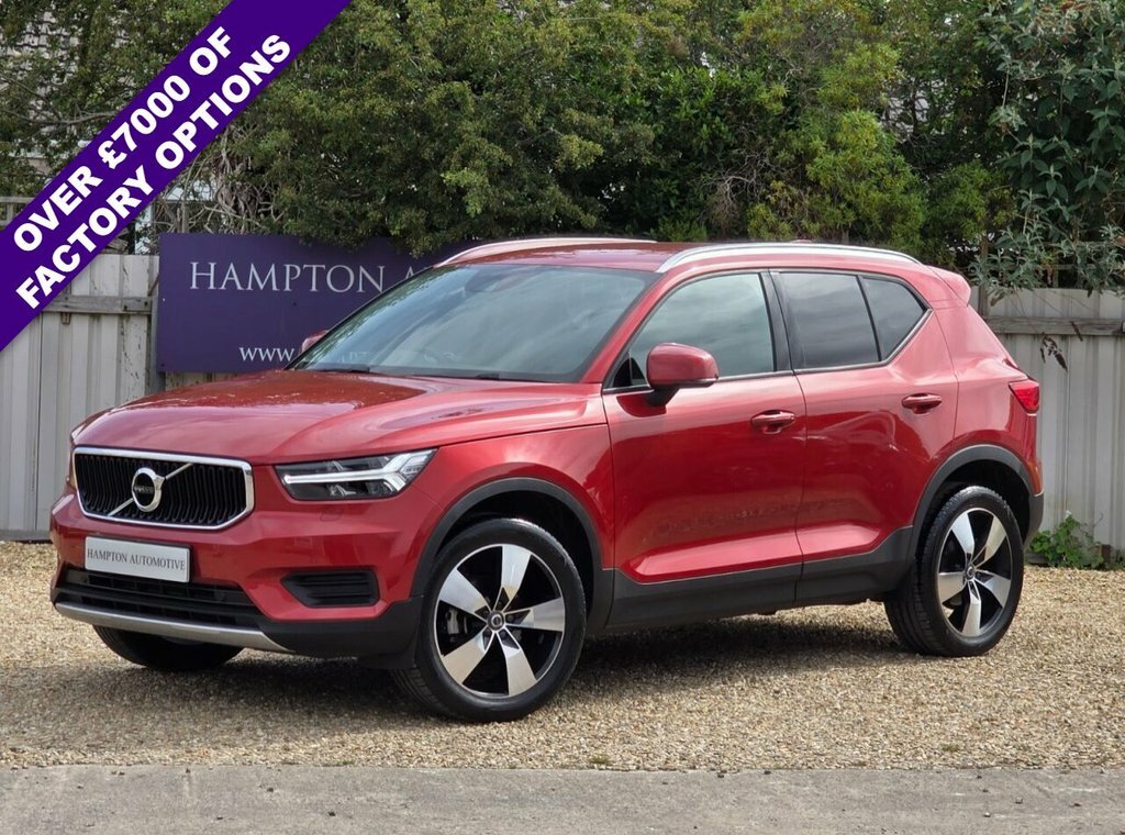 Volvo XC40 1.5L Momentum Red