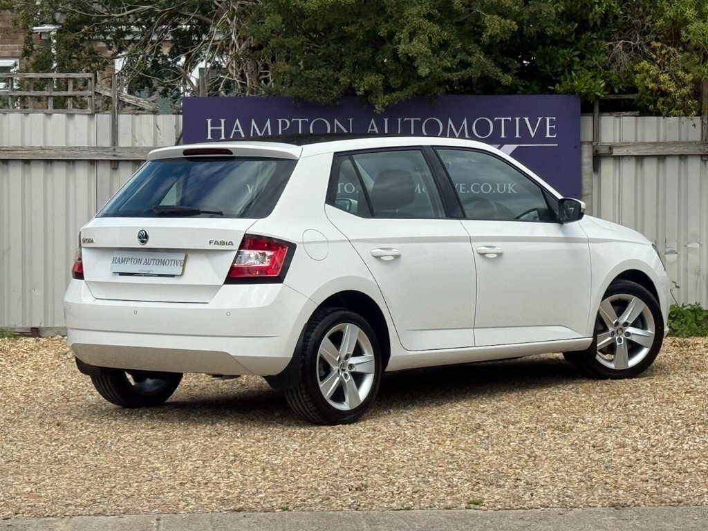 Skoda Fabia 1.2L Se L White #5