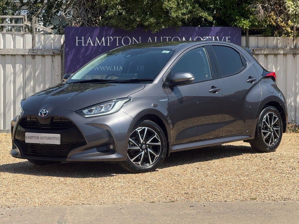 Toyota Yaris 1.5L Design Grey