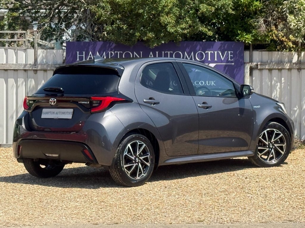 Toyota Yaris 1.5L Design WF71LWZ Grey #5