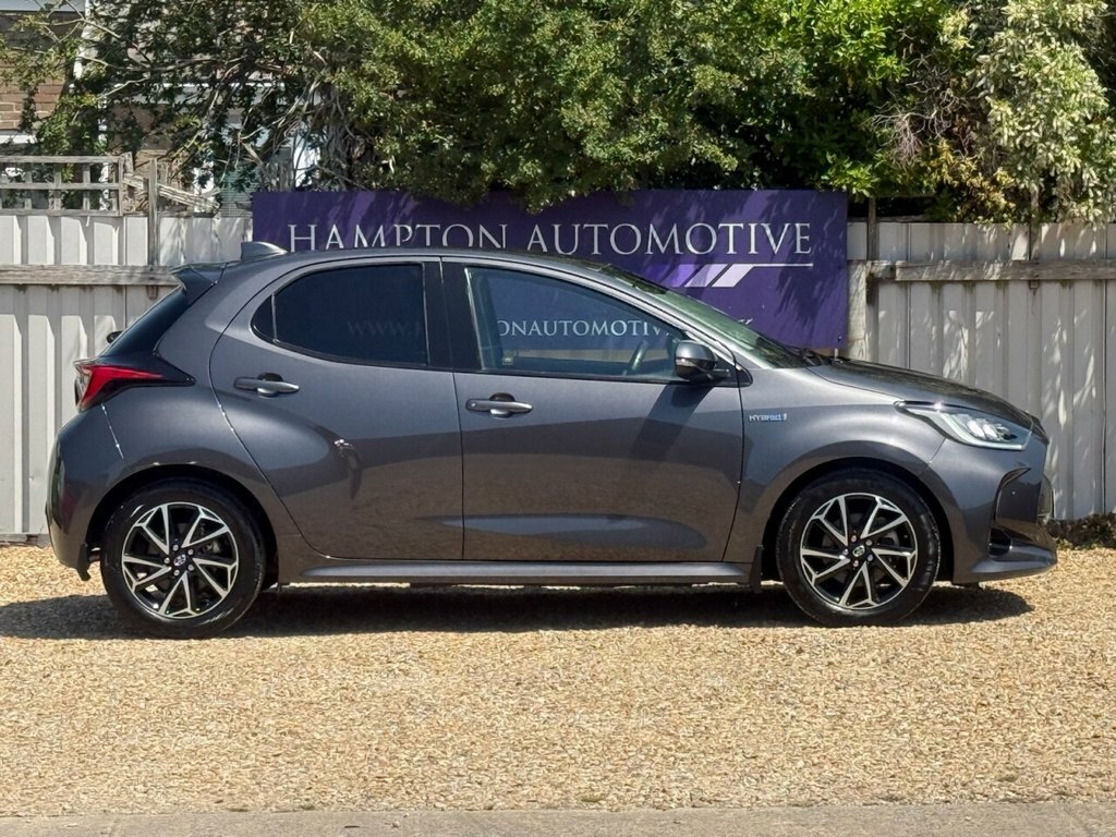 Toyota Yaris 1.5L Design WF71LWZ Grey #4