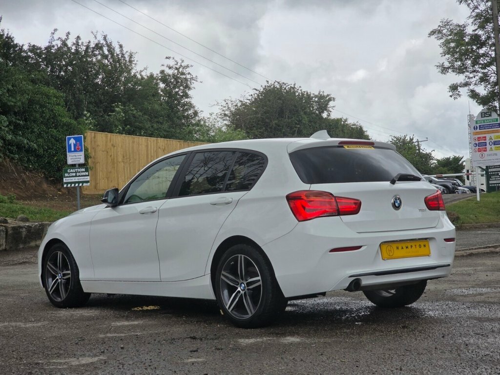BMW 1 Series Hatchback YF18DDZ White #5