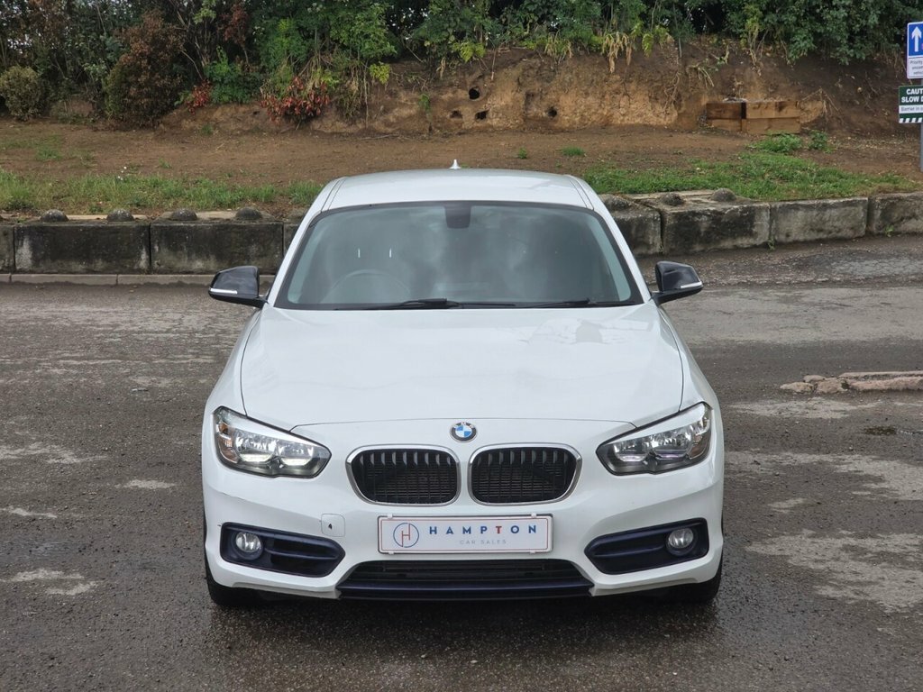 BMW 1 Series Hatchback YF18DDZ White #3