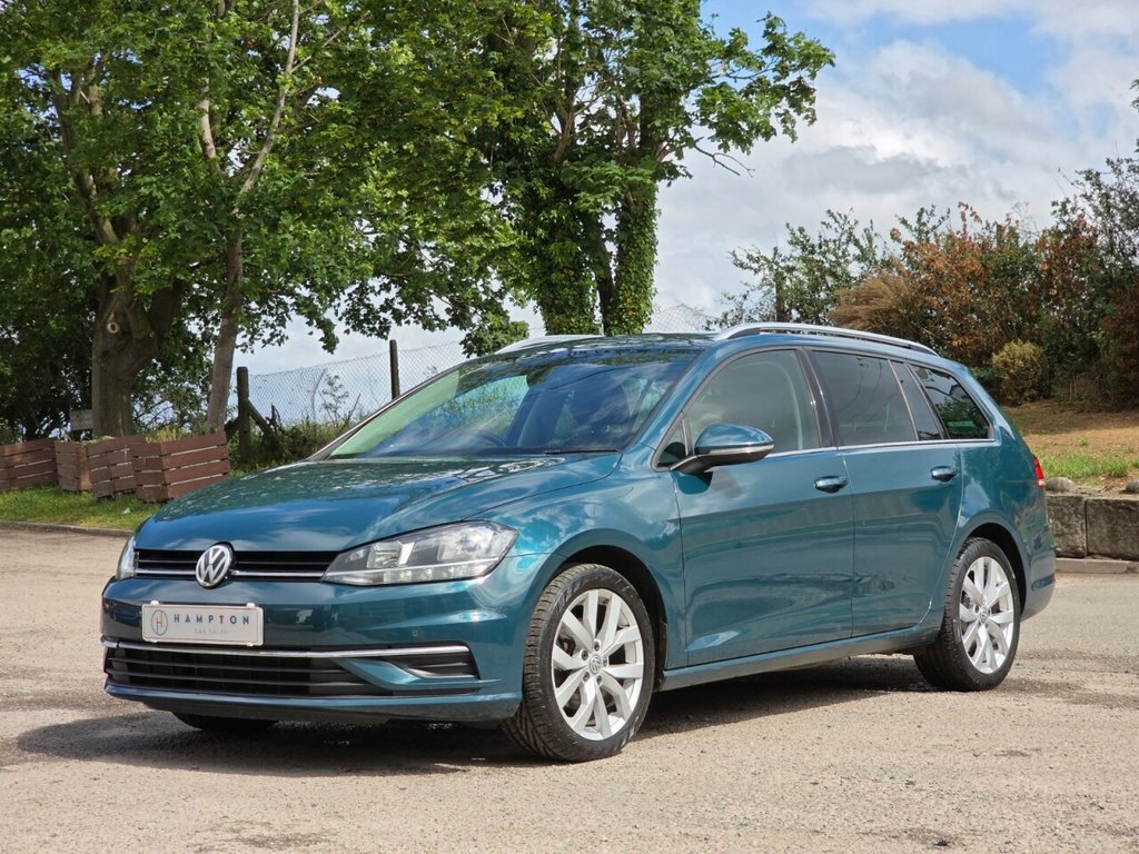 Volkswagen Golf Estate VO67AOC Green #5