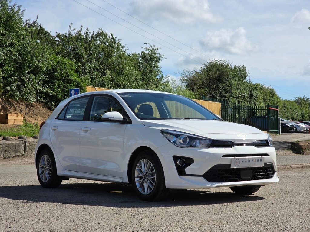Kia RIO Hatchback White