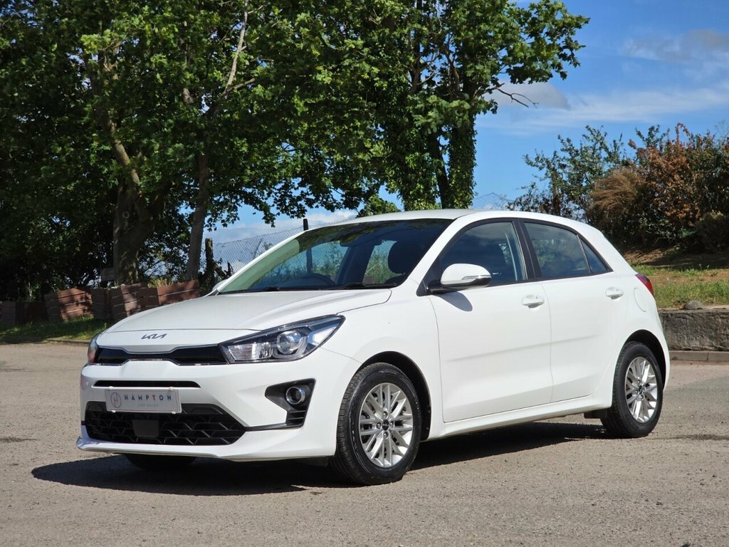 Kia RIO Hatchback ML71ZCJ White #5