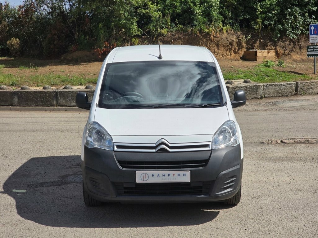 Citroen Berlingo Mpv White #3