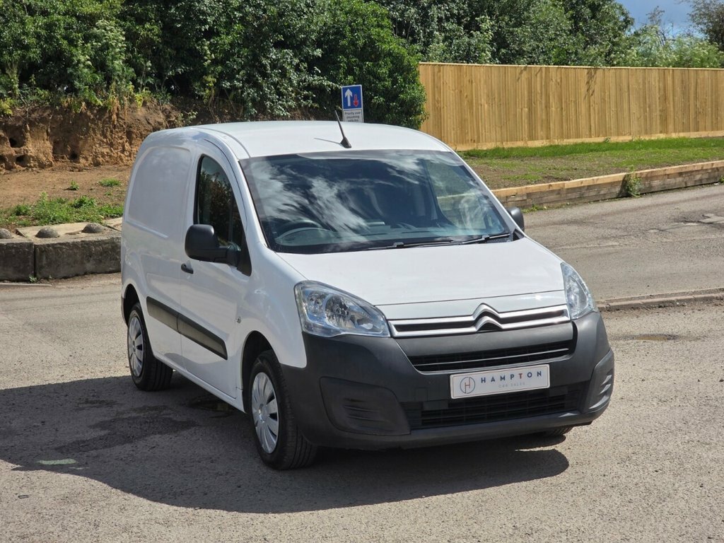 Citroen Berlingo Mpv White #2