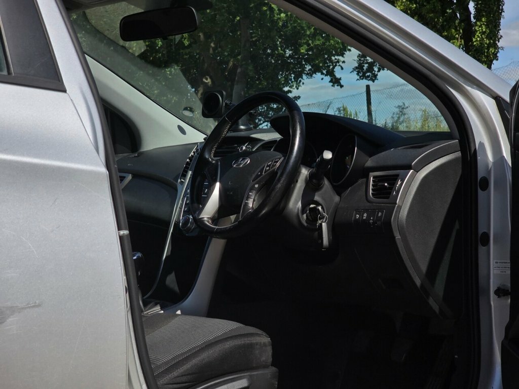Hyundai I30 Se White #8