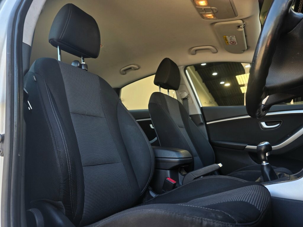Hyundai I30 Se White #9