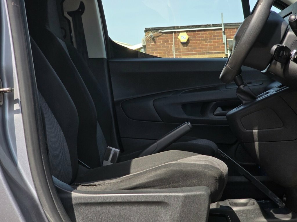 Peugeot Partner Mpv White #23
