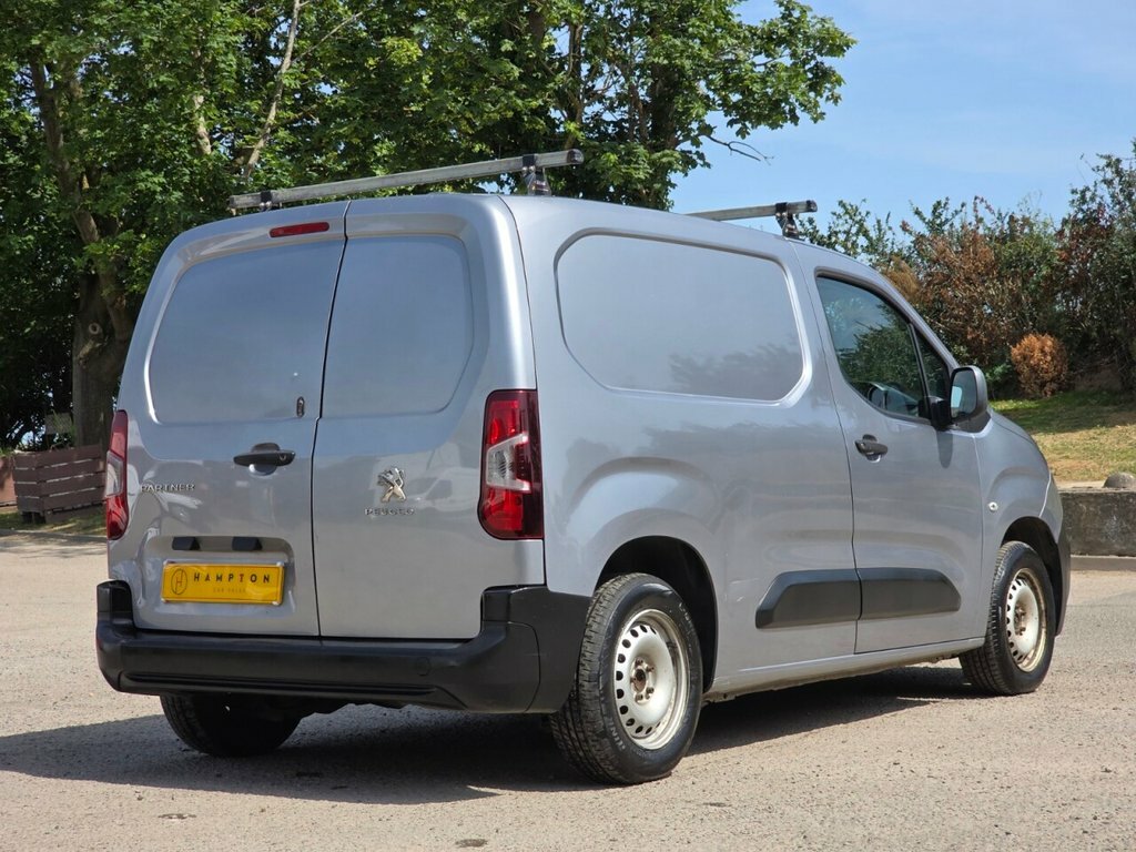 Peugeot Partner Mpv White #10