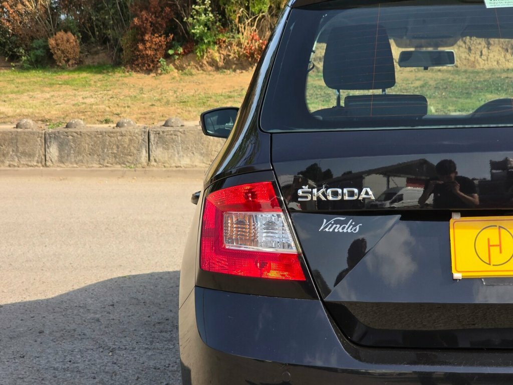 Skoda Fabia 1.0 Tsi Se Grey #40