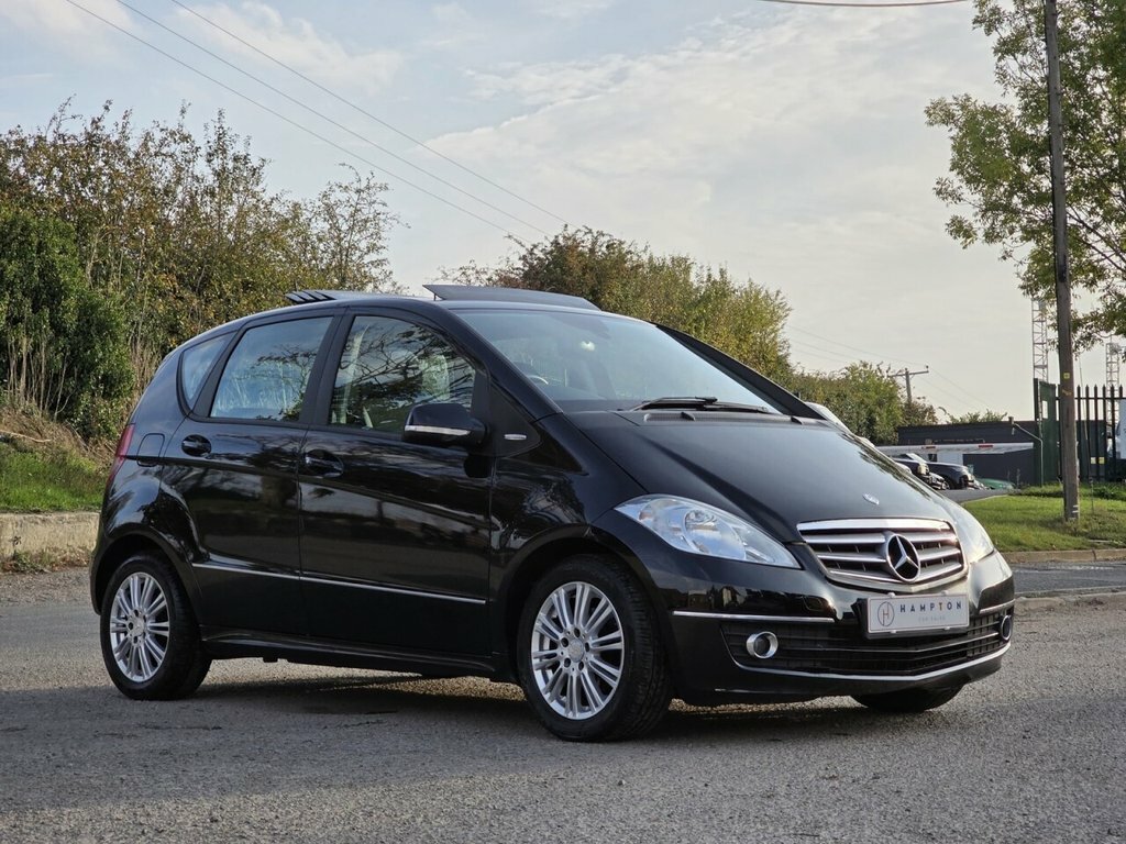 Mercedes-Benz A Class Hatchback 1.5 A160 Classic Se Cvt 201060 Silver #1