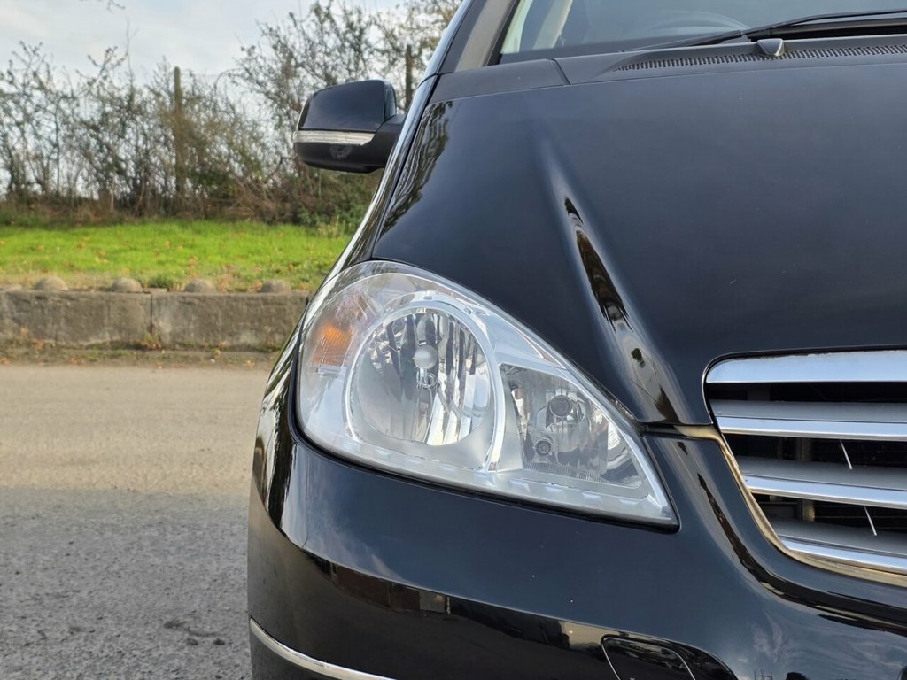 Mercedes-Benz A Class Hatchback 1.5 A160 Classic Se Cvt 201060 Silver #27