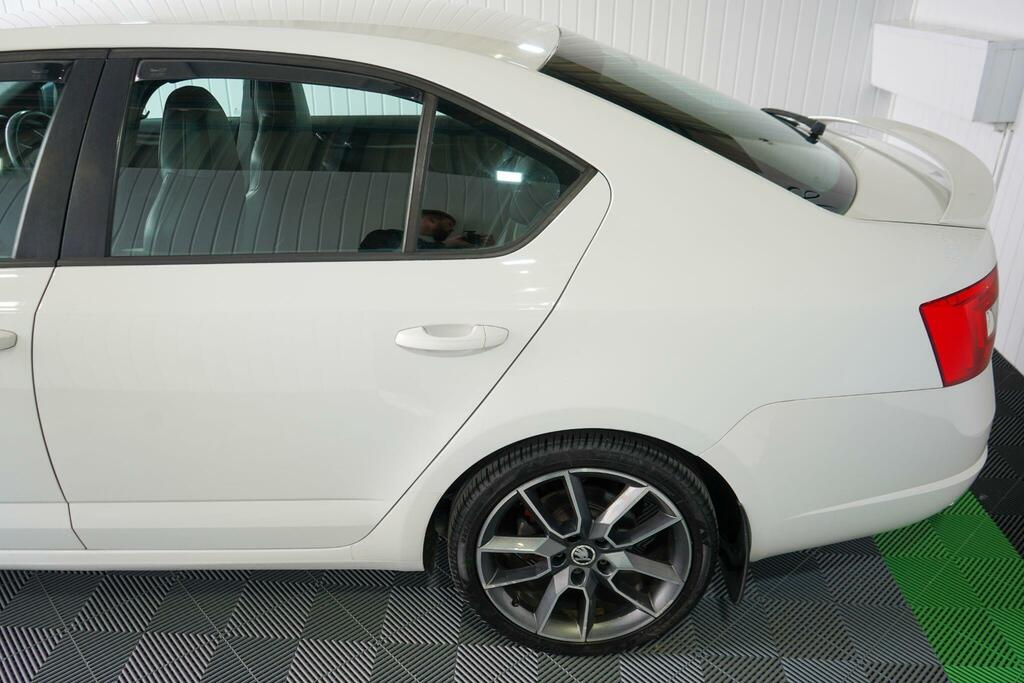 Skoda Octavia 2.0 Octavia Vrs Red #38