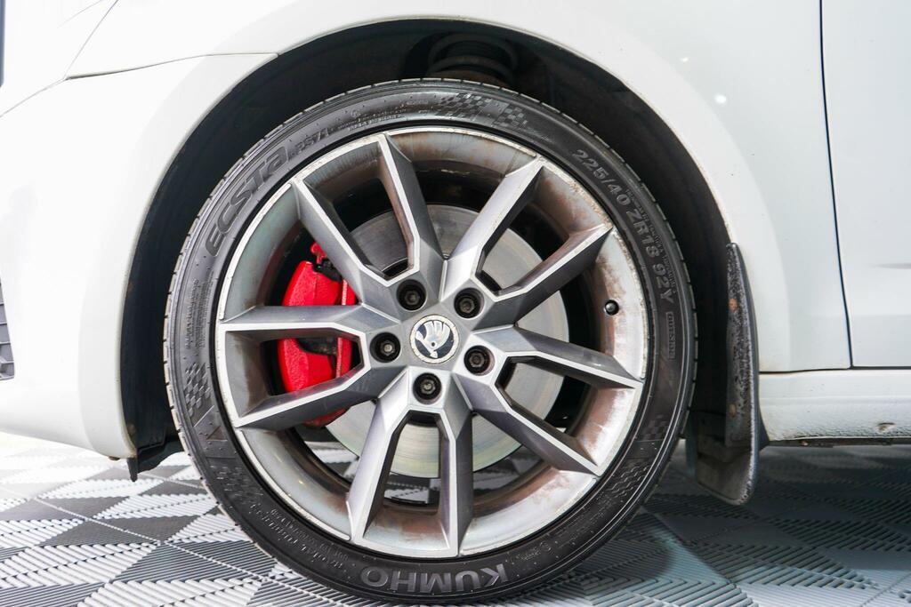 Skoda Octavia 2.0 Octavia Vrs Red #40