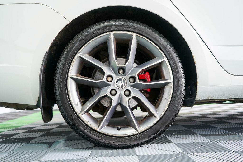 Skoda Octavia 2.0 Octavia Vrs Red #36