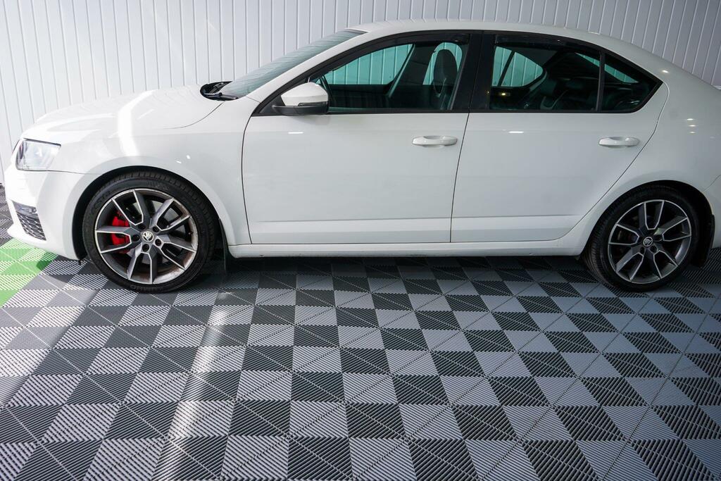 Skoda Octavia 2.0 Octavia Vrs Red #7