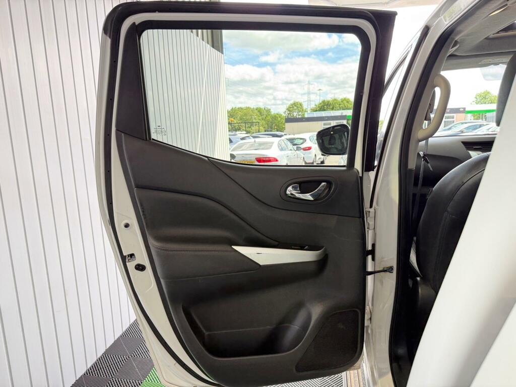 Nissan Navara Automatic Grey #21