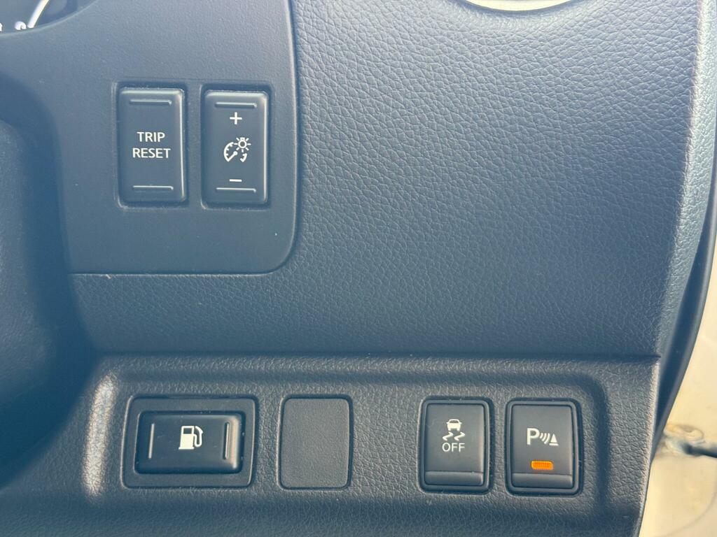 Nissan Navara Automatic Grey #34