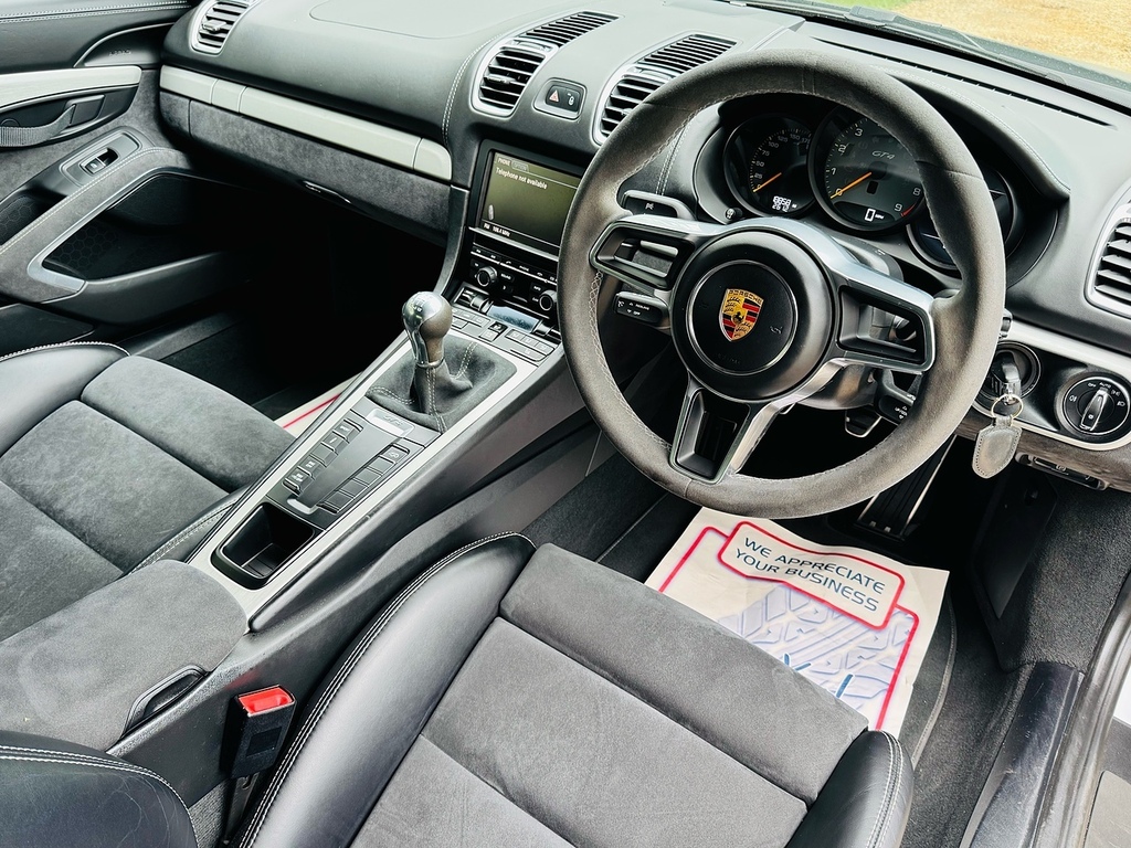 Porsche Cayman Cayman S White #17