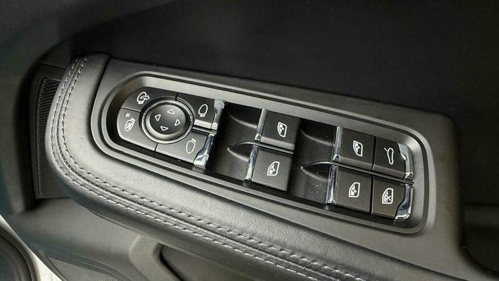 Porsche Macan S Pdk Silver #17
