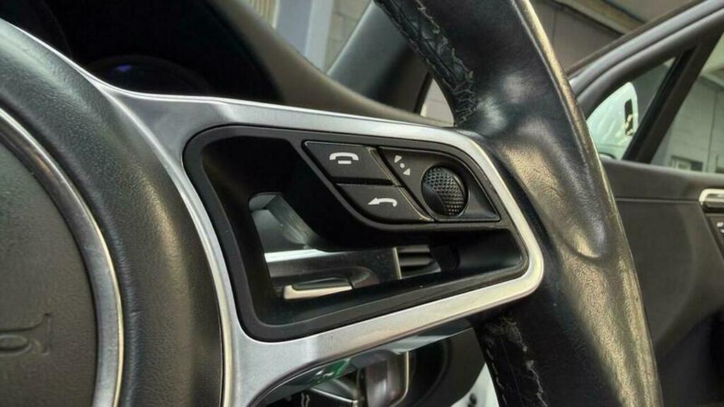 Porsche Macan S Pdk Silver #24