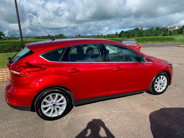 Ford Focus 1.0T Ecoboost Titanium Hatchback SP65UTH Red #3