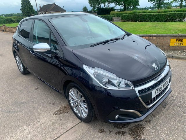Peugeot 208 1.2 Puretech Signature Hatchback YE19WEH Blue #3