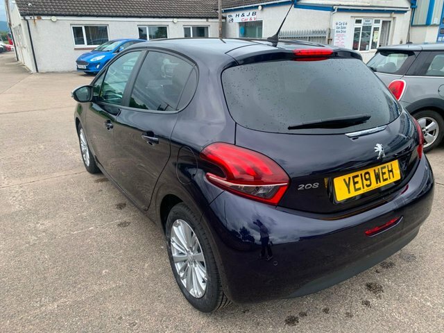 Peugeot 208 1.2 Puretech Signature Hatchback YE19WEH Blue #6