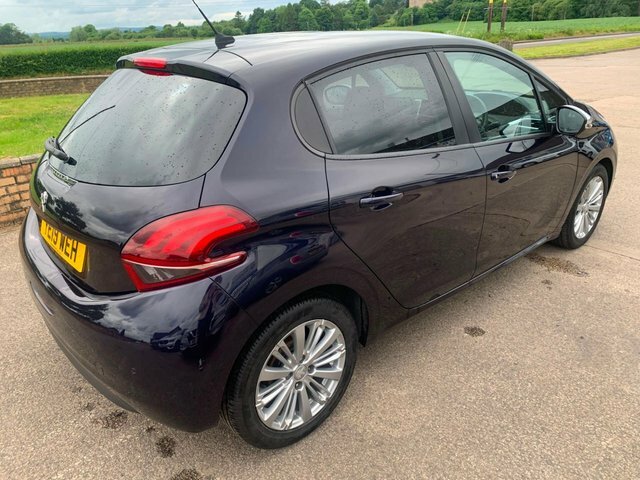 Peugeot 208 1.2 Puretech Signature Hatchback YE19WEH Blue #4