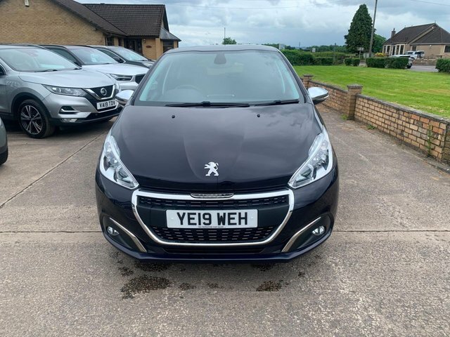 Peugeot 208 1.2 Puretech Signature Hatchback YE19WEH Blue #2
