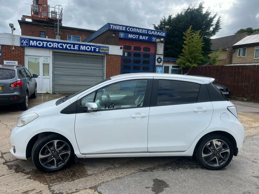Toyota Yaris Trend Vvt-i DS09JUL White #4