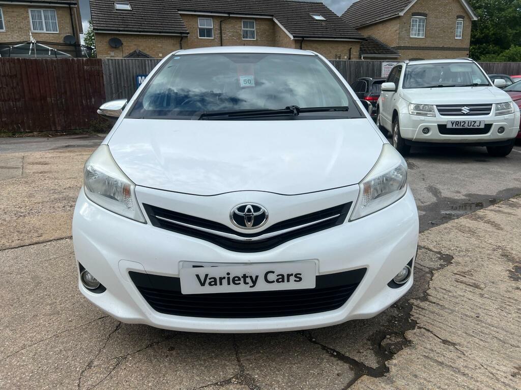 Toyota Yaris Trend Vvt-i DS09JUL White #2