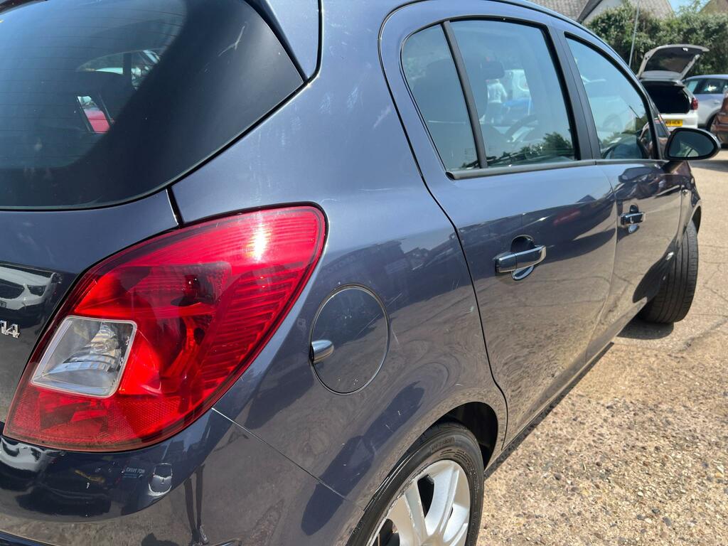 Vauxhall Corsa 1.4I 16V Club Silver #9