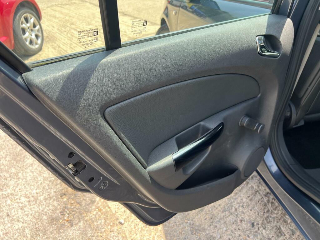 Vauxhall Corsa 1.4I 16V Club Silver #40