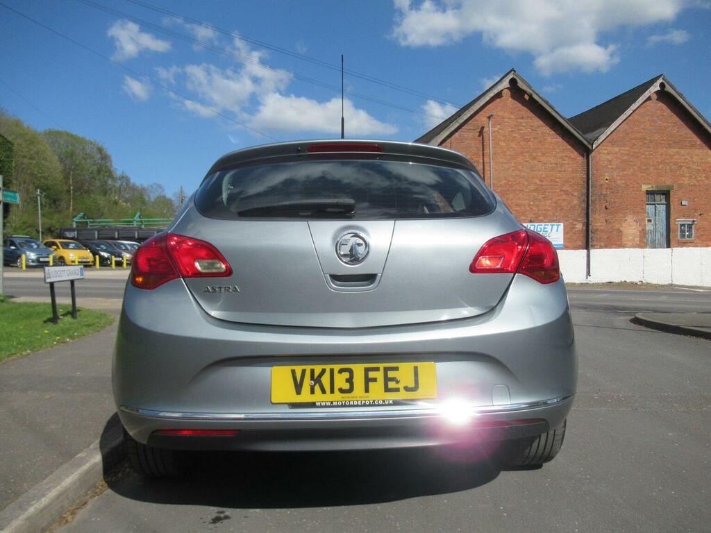 Vauxhall Astra Hatchback 1.4 16V Exclusiv Euro 5 201313 VK13FEJ Silver #5