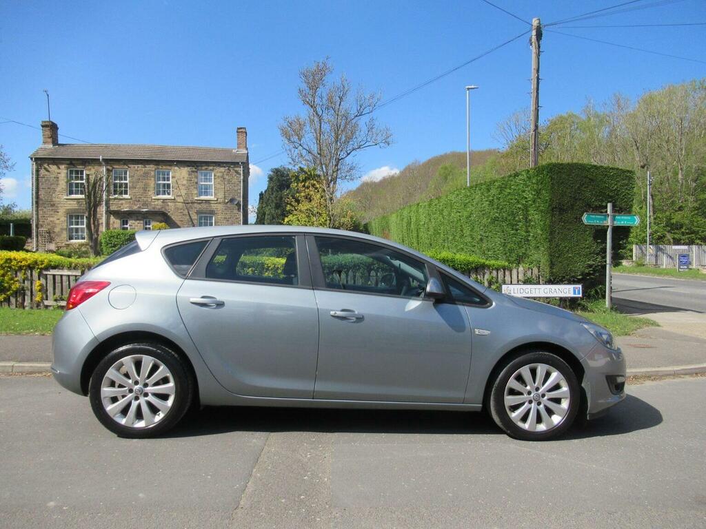 Vauxhall Astra Hatchback 1.4 16V Exclusiv Euro 5 201313 VK13FEJ Silver #3