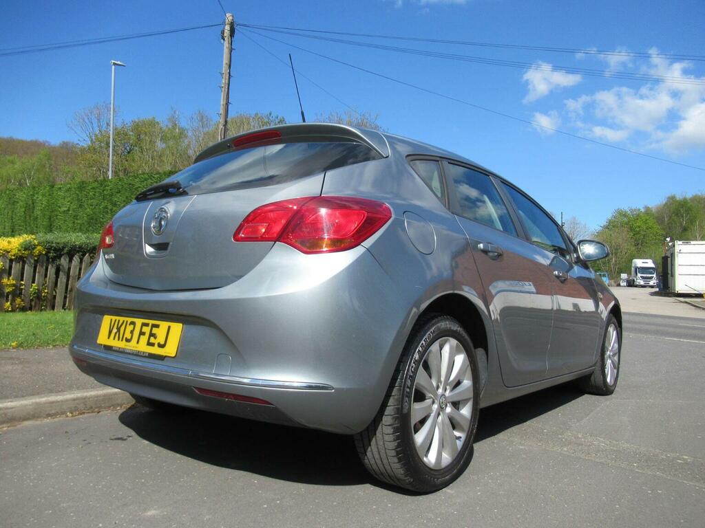 Vauxhall Astra Hatchback 1.4 16V Exclusiv Euro 5 201313 VK13FEJ Silver #4