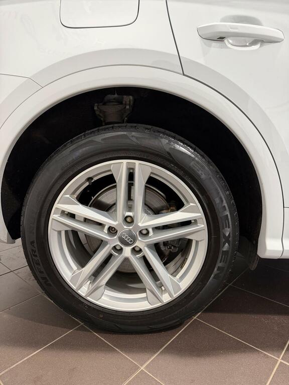 Audi Q5  Grey #25