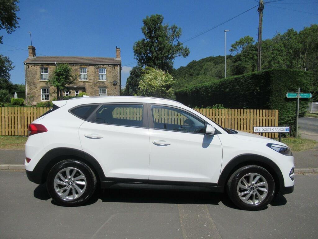 Hyundai Tucson Suv 1.7 Crdi Blue Drive Se Nav Dct Euro 6 Ss White #3