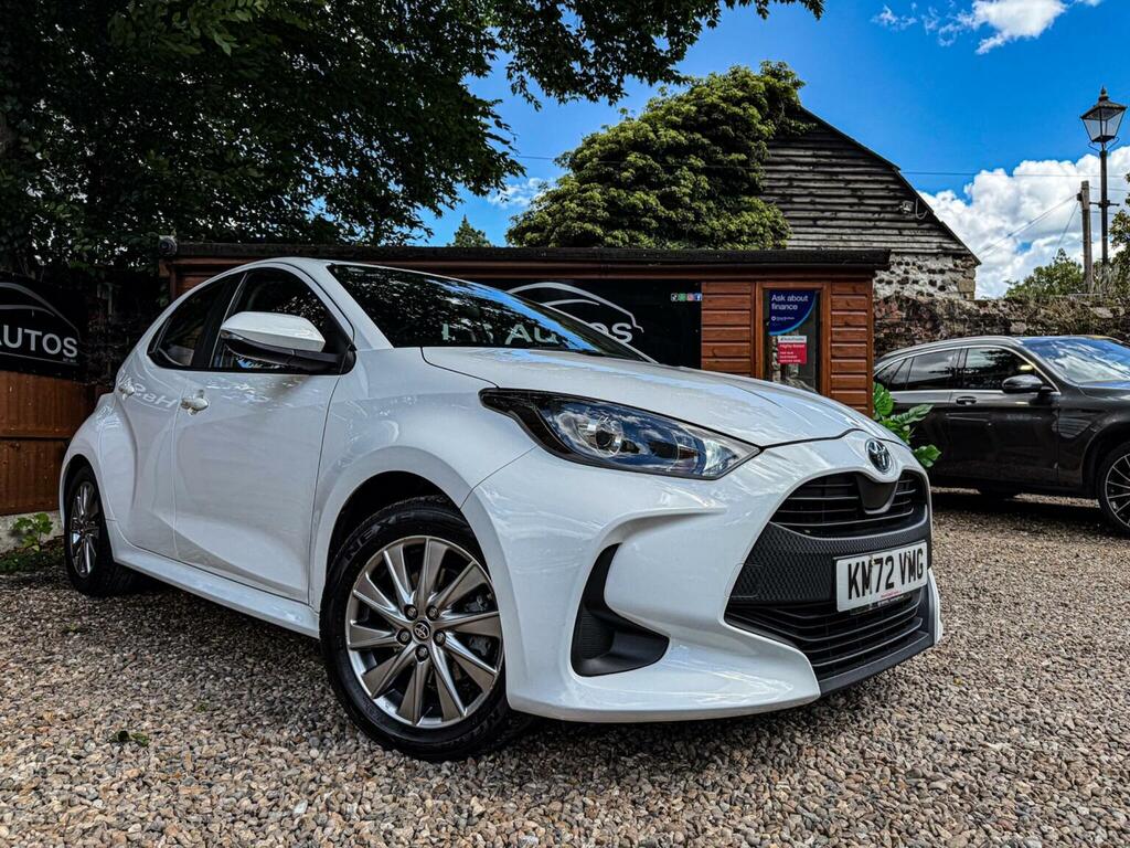Toyota Yaris Hatchback 1.5 Vvt-h Icon E-cvt Euro 6 Ss 2 White