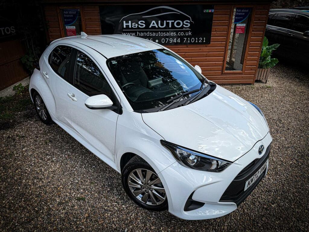 Toyota Yaris Hatchback 1.5 Vvt-h Icon E-cvt Euro 6 Ss 2 KM72VMG White #2
