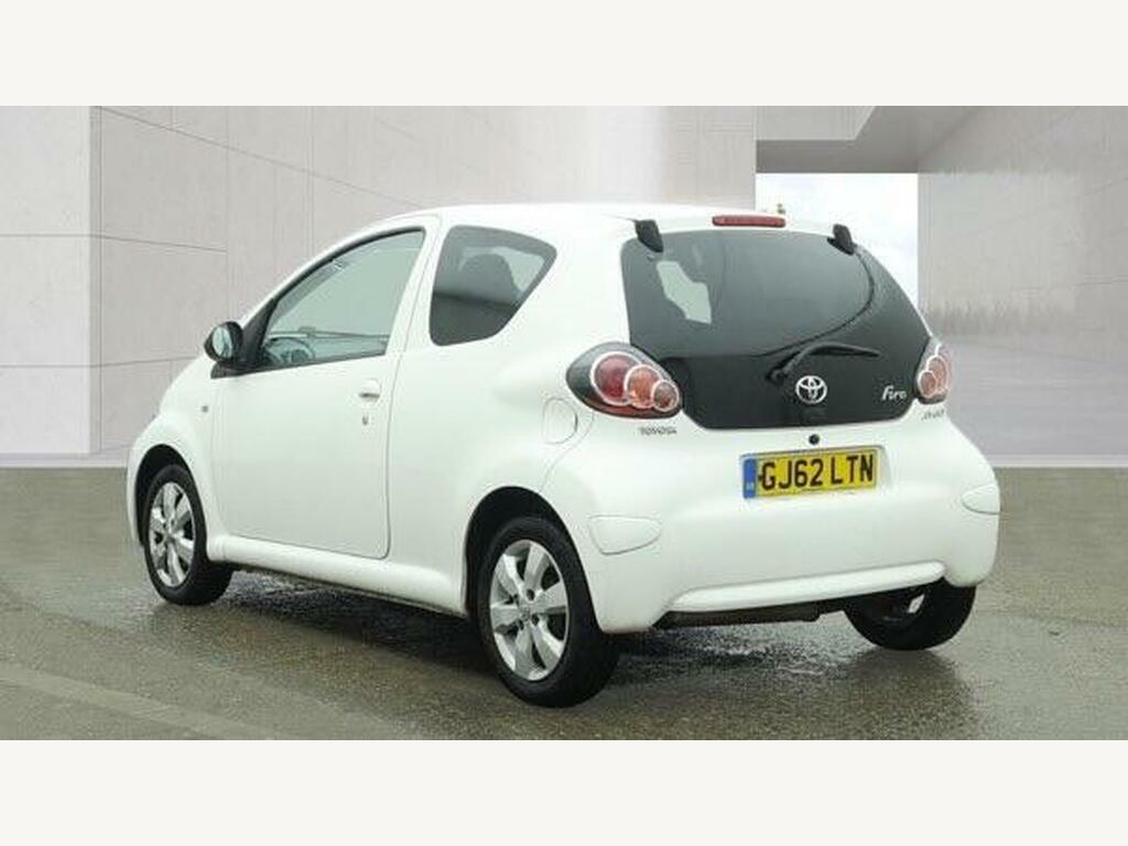 Toyota Aygo 1.0 Vvt-i Fire Euro 5 White #2