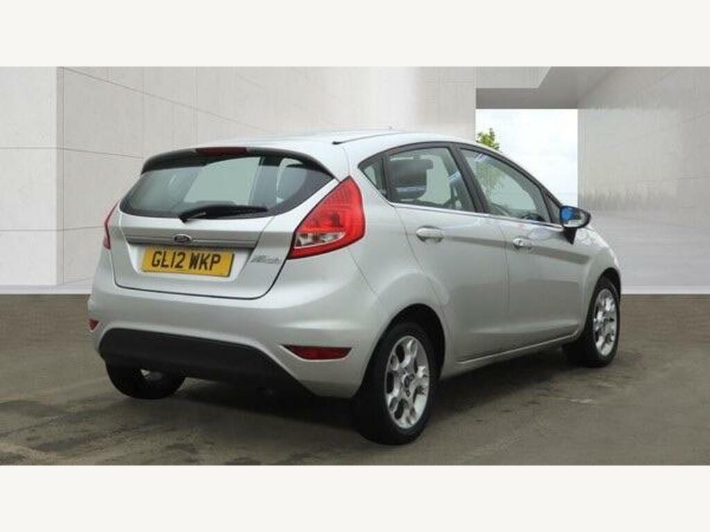 Ford Fiesta Hatchback Red #4